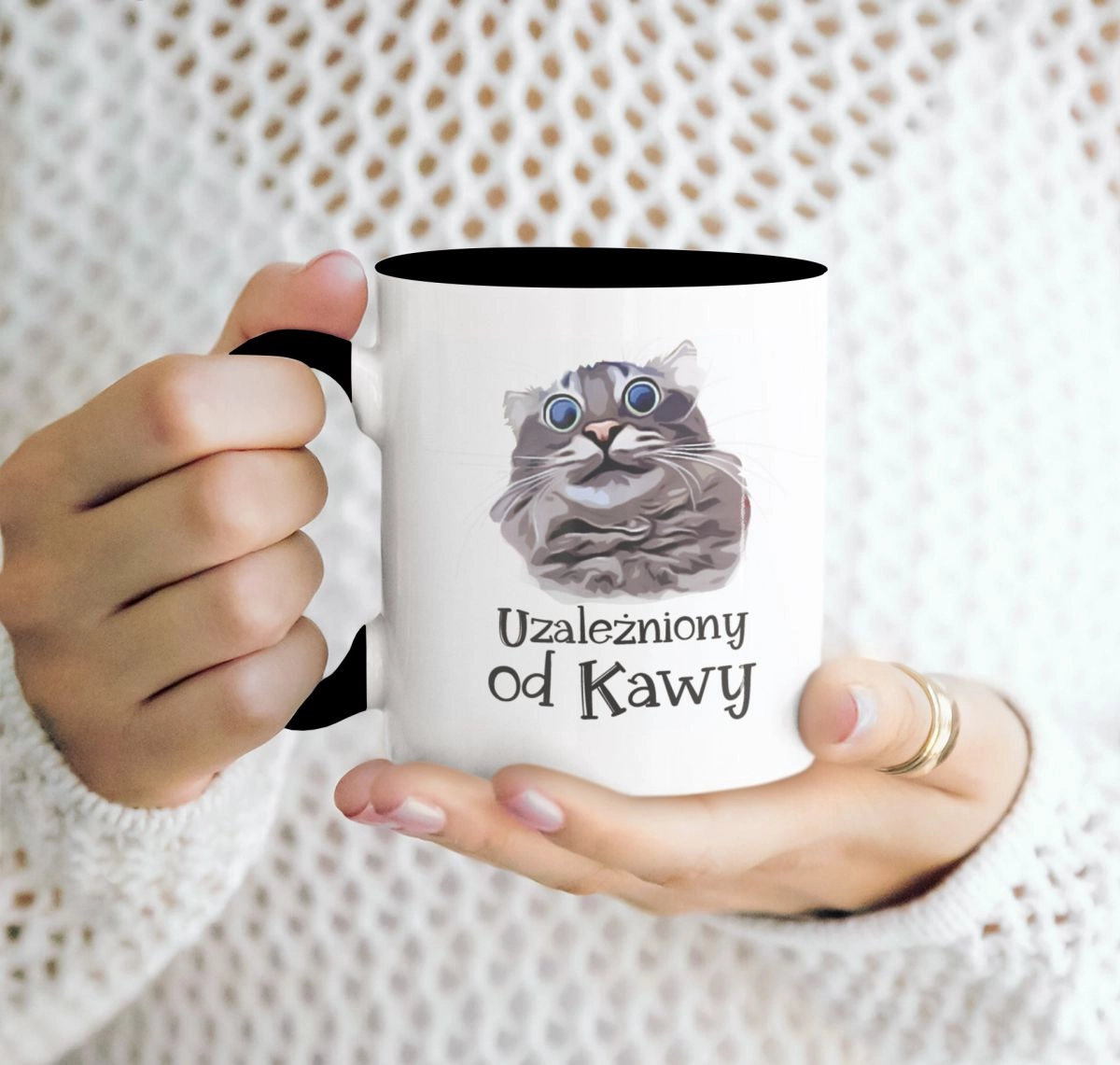 kubek z kotem Uzależniony od kawy czarny